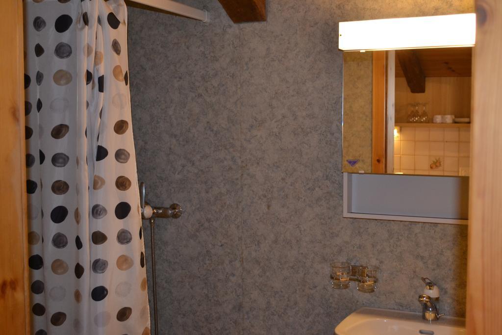 B&B Chasa Arfusch Ardez Quarto foto